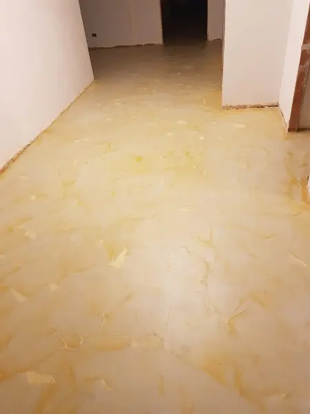 Pavimento continuo in resina in un ambiente civile
